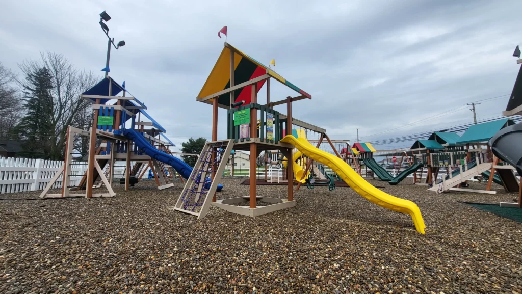 family swing set Ashland Ohio