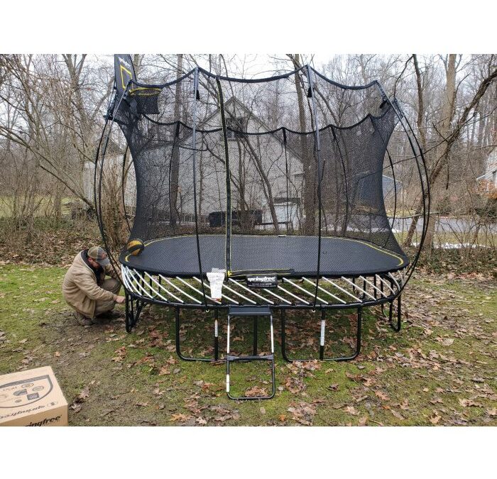 How to Disassemble a Trampoline